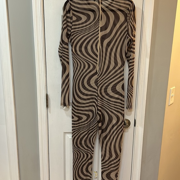Animal print sheer jumpsuit - Picture 5 of 7